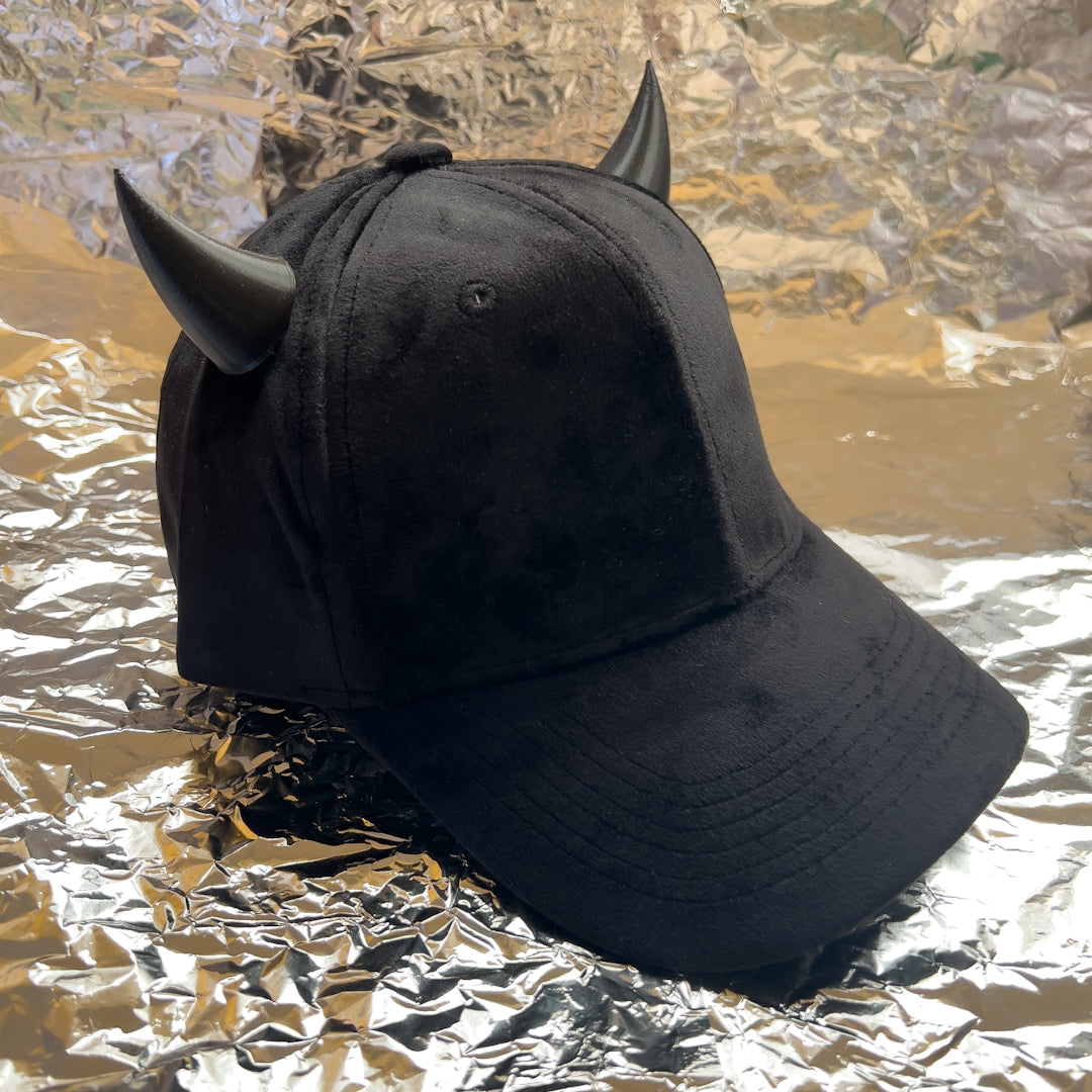 Evil Cap Gamuza Negra